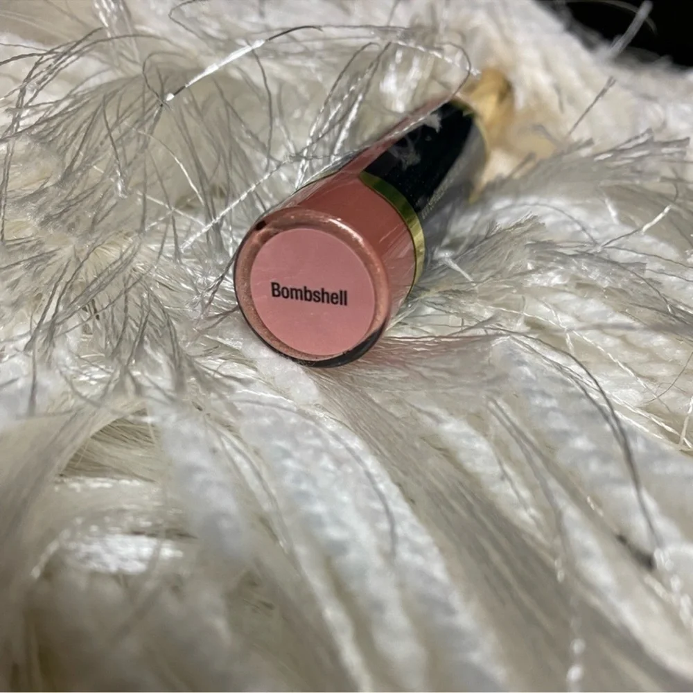 Senegence Lipsense Bombshell liquid lip color, new and sealed